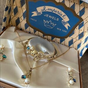VINTAGE 1940s Imperial Jewels Gold and Blue Jewelry Set